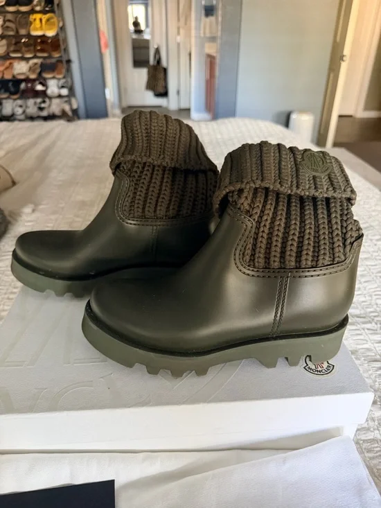 Moncler Olive Green Knit-Cuff Rain Ankle Boots - Picture 4 of 8
